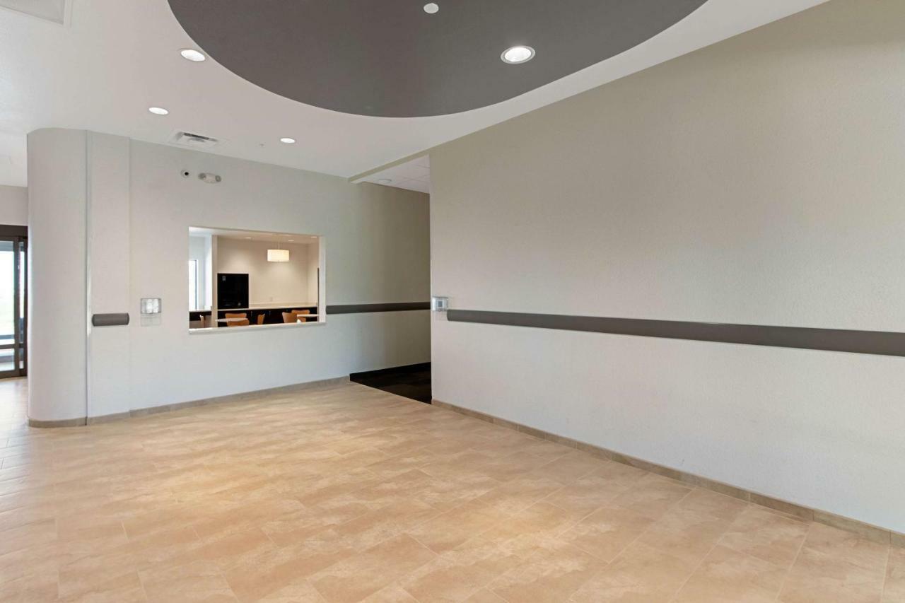 Motel 6 Austin Airport Екстер'єр фото