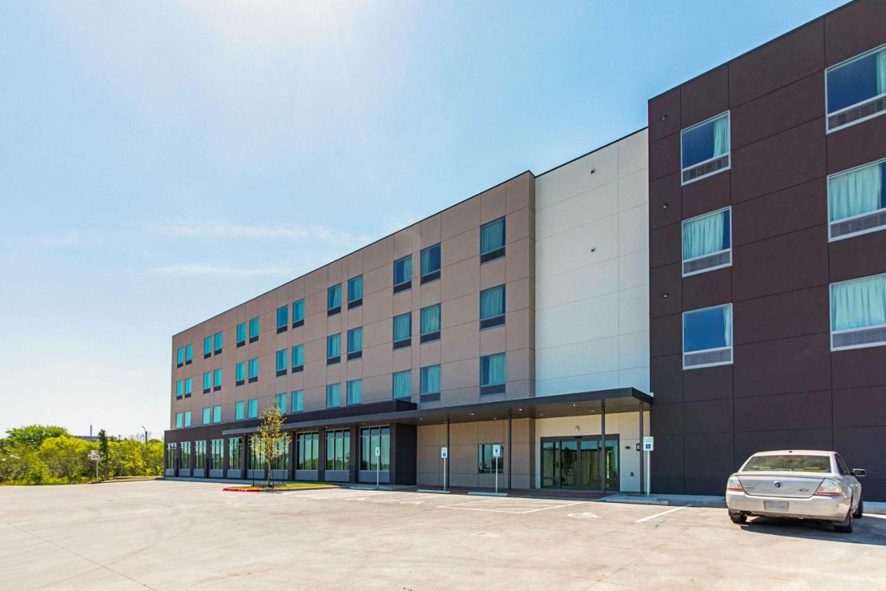 Motel 6 Austin Airport Екстер'єр фото