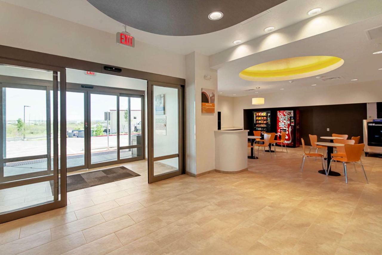 Motel 6 Austin Airport Екстер'єр фото