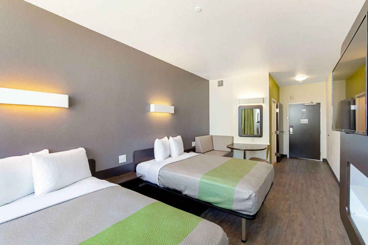 Motel 6 Austin Airport Екстер'єр фото