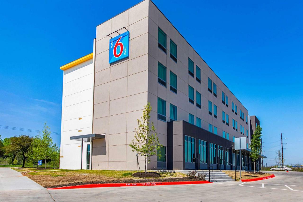 Motel 6 Austin Airport Екстер'єр фото