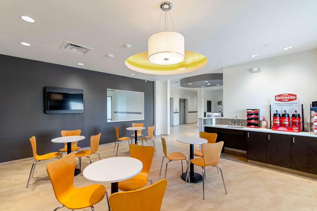 Motel 6 Austin Airport Екстер'єр фото